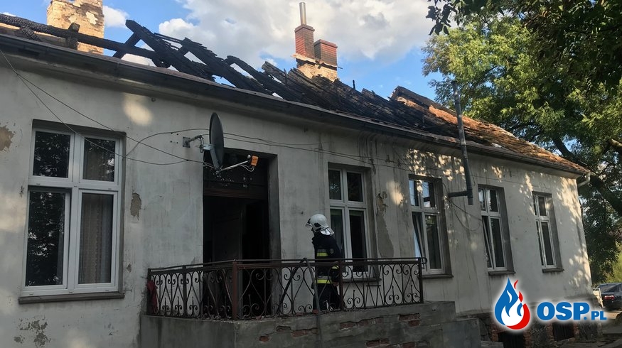 99/2019 Pożar stropu w spalonym budynku OSP Ochotnicza Straż Pożarna