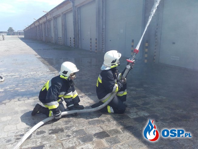 Pożar w jednostce wojskowej w Komprachcicach OSP Ochotnicza Straż Pożarna