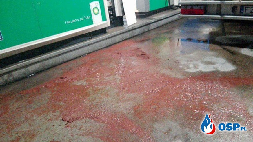 Wyciek substancji AdBlue na stacji benzynowej [31/2017] OSP Ochotnicza Straż Pożarna