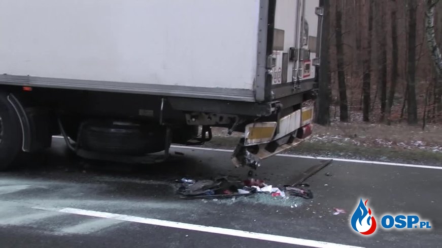 Czołowe zderzenie busa z ciężarówką w Dobrzycach OSP Ochotnicza Straż Pożarna