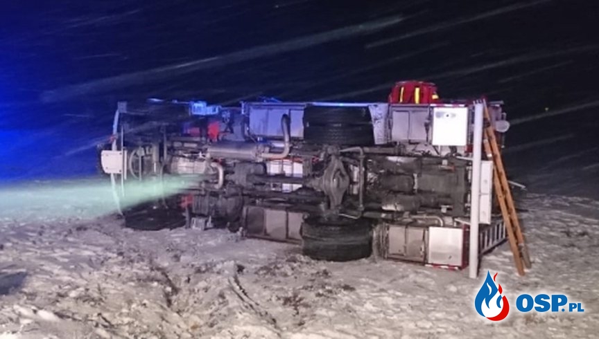 Wypadek strażaków z OSP Jaświły. Jechali do zdarzenia drogowego. OSP Ochotnicza Straż Pożarna