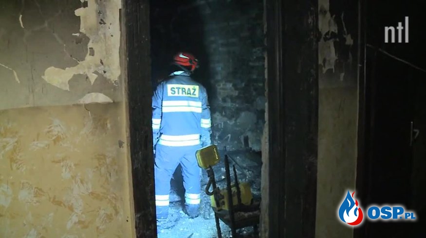 Mieszkanie spłonęło na drugim piętrze bloku w Częstochowie. OSP Ochotnicza Straż Pożarna