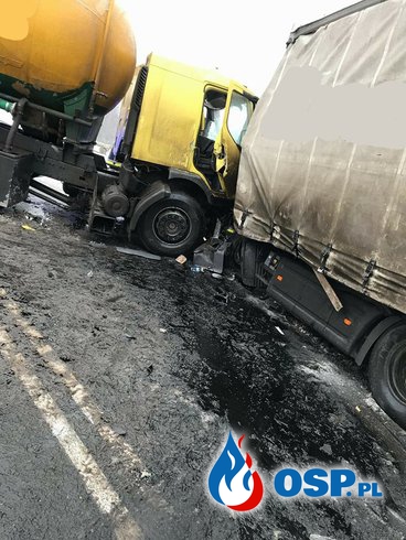 Czołowe zderzenie ciężarówek OSP Ochotnicza Straż Pożarna