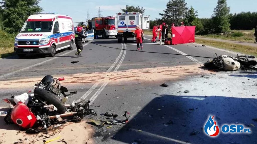 Czołowe zderzenie motocykli na łuku drogi. Obaj motocykliści zginęli. OSP Ochotnicza Straż Pożarna