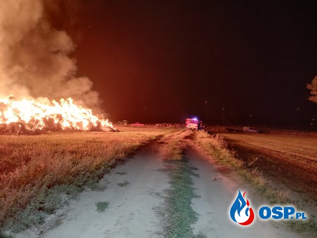 Nocny pożar 6 stert słomy OSP Ochotnicza Straż Pożarna