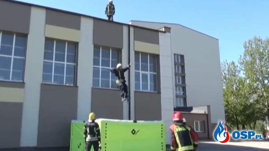 Dlaczego nie wolno ćwiczyć skoków na skokochron? Film z wypadku strażaka. OSP Ochotnicza Straż Pożarna