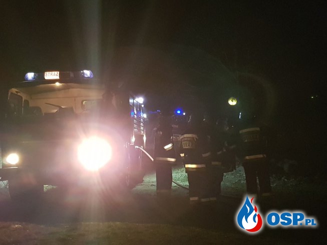 Pożar dzikiego wysypiska śmieci w Grabinie OSP Ochotnicza Straż Pożarna