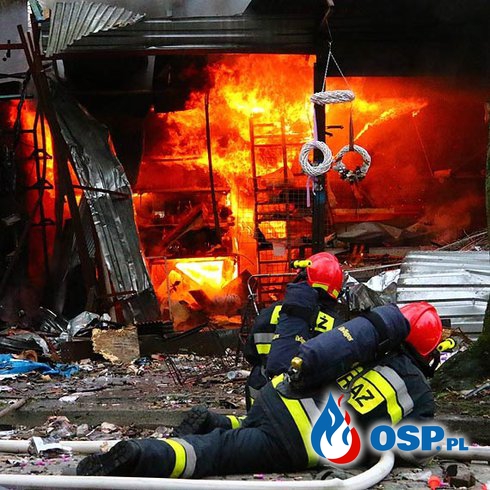 Wybuch stoiska z petardami w Świnoujściu. 2 osoby trafiły do szpitala  OSP Ochotnicza Straż Pożarna