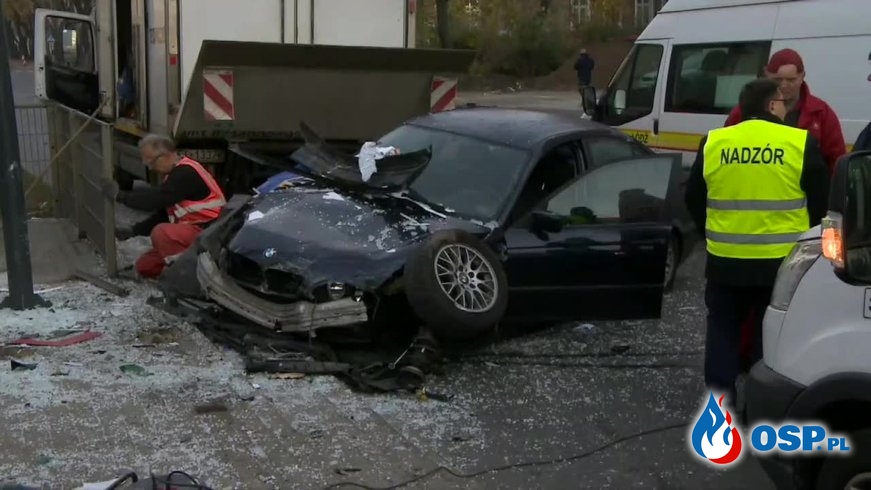 Pijany kierowca BMW staranował przystanek. Groźny wypadek