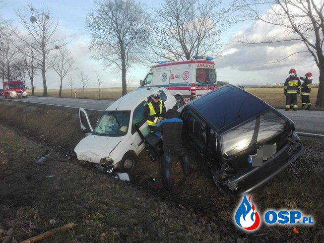 Trzy osoby ranne w wyniku zderzenia trzech pojazdów OSP Ochotnicza Straż Pożarna