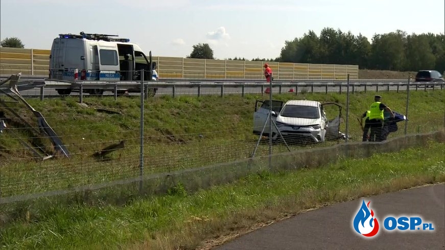 28-latka zginęła w wypadku na A2. Auto przebiło bariery. OSP Ochotnicza Straż Pożarna