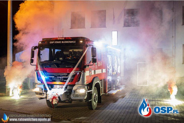 Nowy MAN w remizie OSP Stare Budkowice. To pierwszy fabrycznie nowy wóz strażaków. OSP Ochotnicza Straż Pożarna