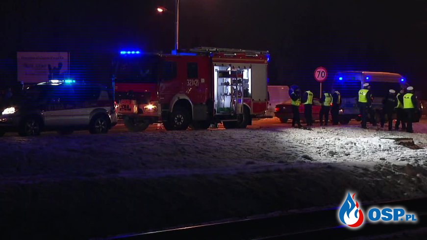 Dwie osoby zginęły w wypadku w Rzeszowie. Passat zderzył się z szynobusem. OSP Ochotnicza Straż Pożarna