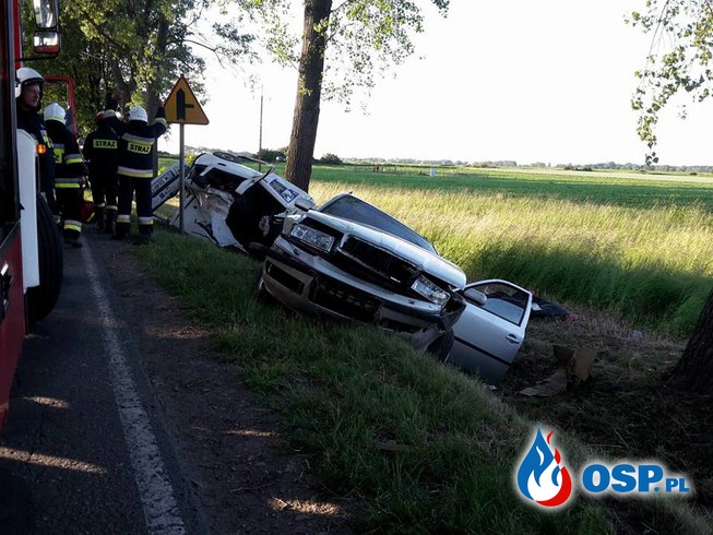 Wypadek na Dolnym Śląsku. Kierowca zakleszczony w fiacie panda. OSP Ochotnicza Straż Pożarna