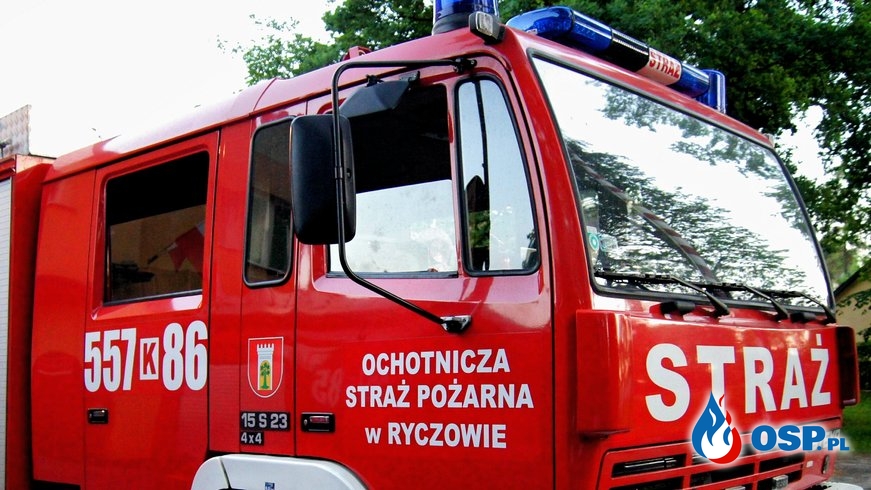 Zabezpieczenie uszkodzonego słupa – Ryczów ul. Spokojna OSP Ochotnicza Straż Pożarna