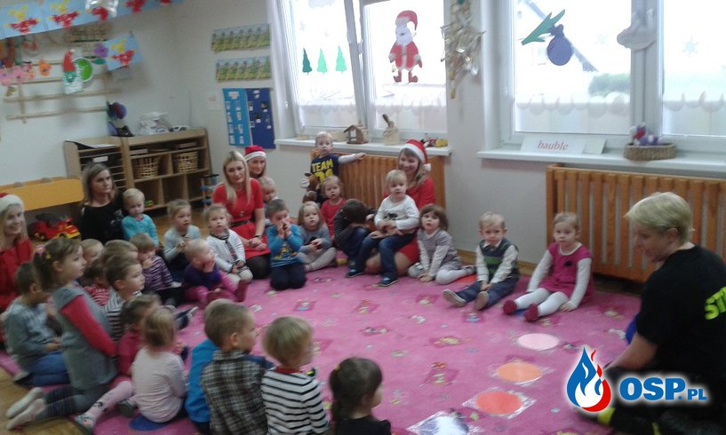 Przedszkole Amica Kids - świąteczna paczka dla dzieci oraz pokaz medyczny. OSP Ochotnicza Straż Pożarna