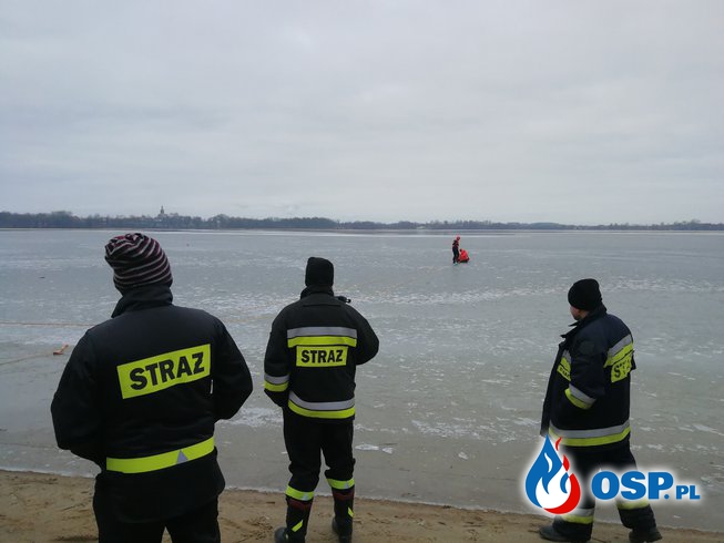 Lód załamał się pod człowiekiem foto-wideo OSP Ochotnicza Straż Pożarna