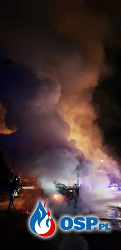 Pożar ciężarówki w Barwinku. Kierowca próbował sam ugasić ogień. OSP Ochotnicza Straż Pożarna