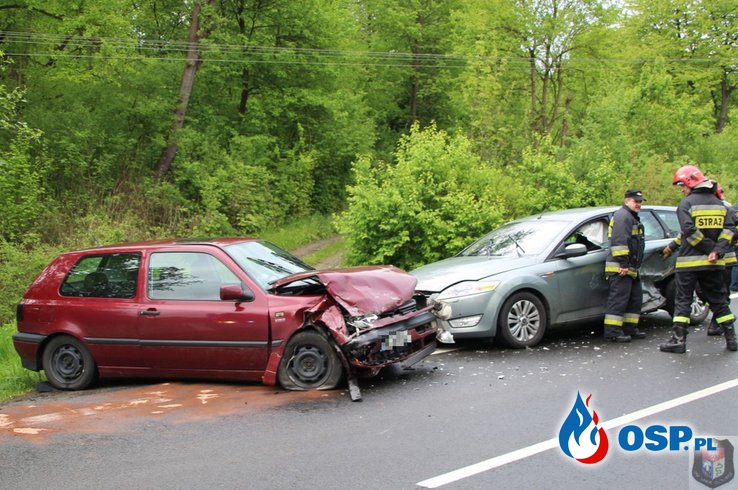 Zderzenie z udziałem dwóch samochodów OSP Ochotnicza Straż Pożarna