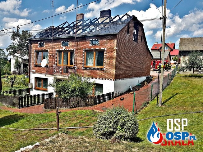 Pożar domu w Sułoszowej. Spłonęło całe poddasze. OSP Ochotnicza Straż Pożarna