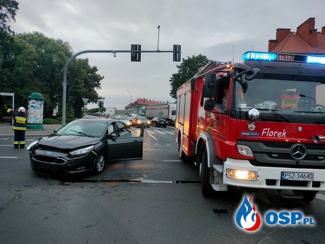 Wronki – wypadek z udziałem dwóch samochodów OSP Ochotnicza Straż Pożarna