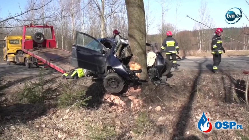 Tragiczny wypadek pod Wałbrzychem. Nie żyje 29-letni mężczyzna. OSP Ochotnicza Straż Pożarna
