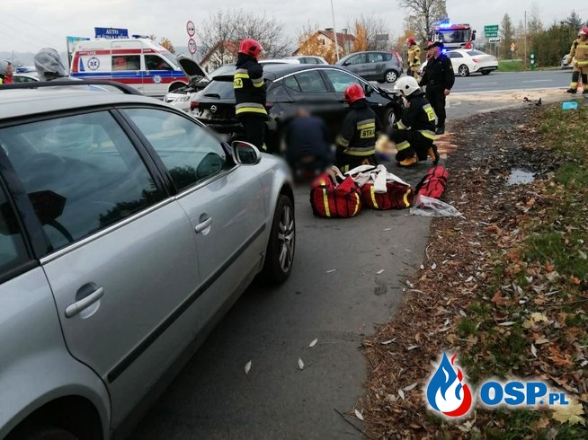 Zderzenie czterech pojazdów na DK8 w Kłodzku. OSP Ochotnicza Straż Pożarna