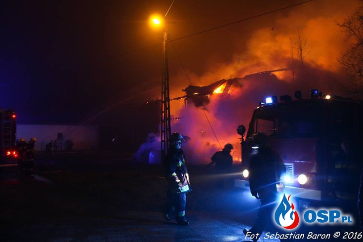 Spłonęło 300 ton siana i słomy OSP Ochotnicza Straż Pożarna