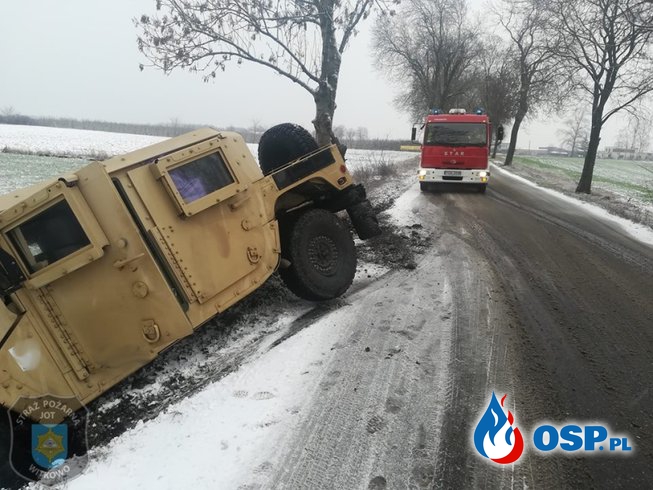 Polska zima zaskoczyła amerykańskich żołnierzy. Pomogli strażacy z OSP Witkowo. OSP Ochotnicza Straż Pożarna