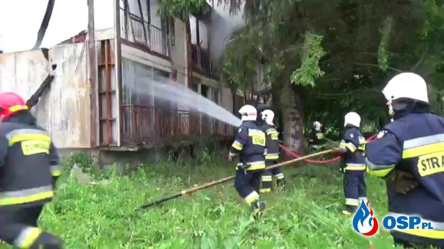 Pożar pustostanu w miejscowości Załuż. W akcji 5 zastępów straży pożarnej OSP Ochotnicza Straż Pożarna
