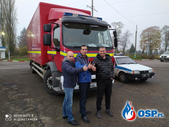 Strażacka sztafeta z darami. Polscy strażacy pomogli w transporcie sprzętu ze Szkocji na Ukrainę. OSP Ochotnicza Straż Pożarna