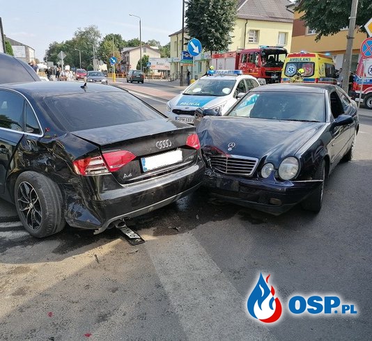 Wypadek drogowy z udziałem 3 samochodów osobowych OSP Ochotnicza Straż Pożarna
