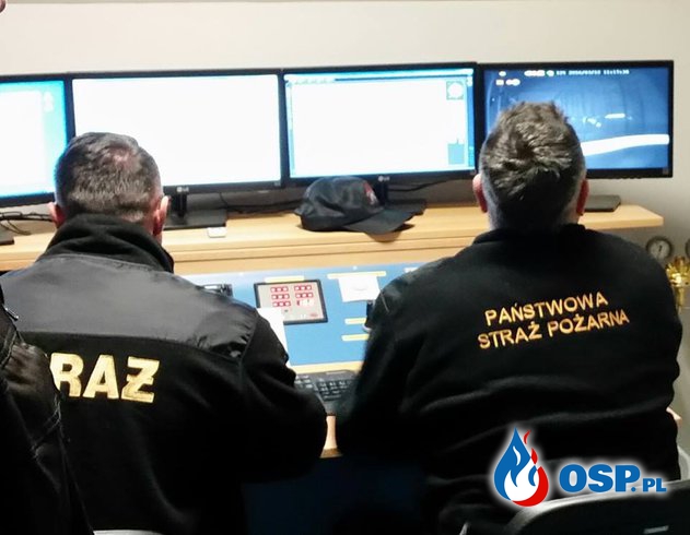 Ćwiczenia w nowej komorze dymowej w JRG 2 w Pile OSP Ochotnicza Straż Pożarna