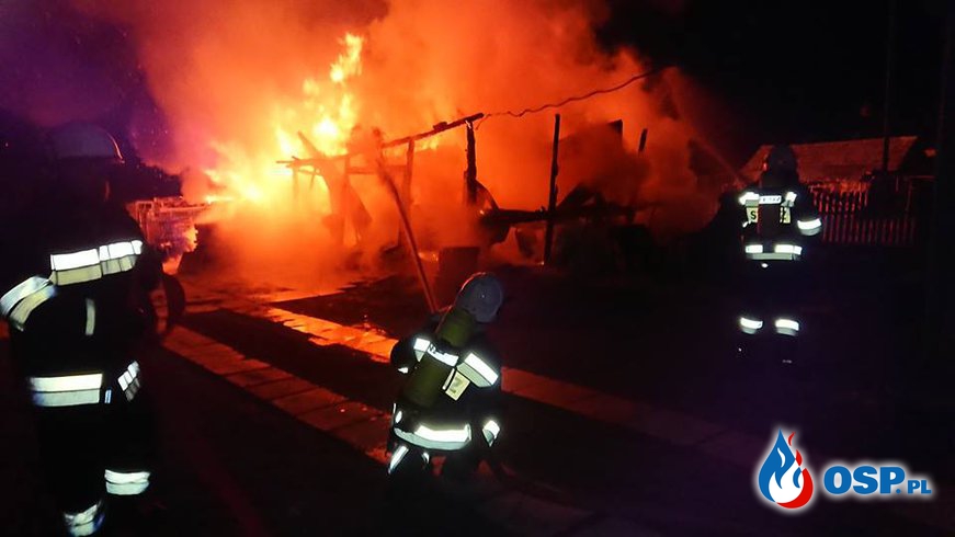 Nocny pożar garażu w Bratkowicach. Strażacy odnaleźli ciało 32-letniego mężczyzny. OSP Ochotnicza Straż Pożarna