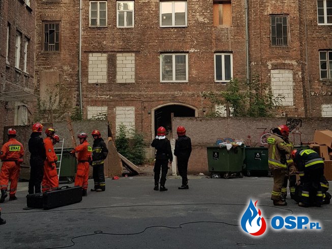Katastrofa budowlana na warszawskiej Pradze. Runęła część kamienicy. OSP Ochotnicza Straż Pożarna