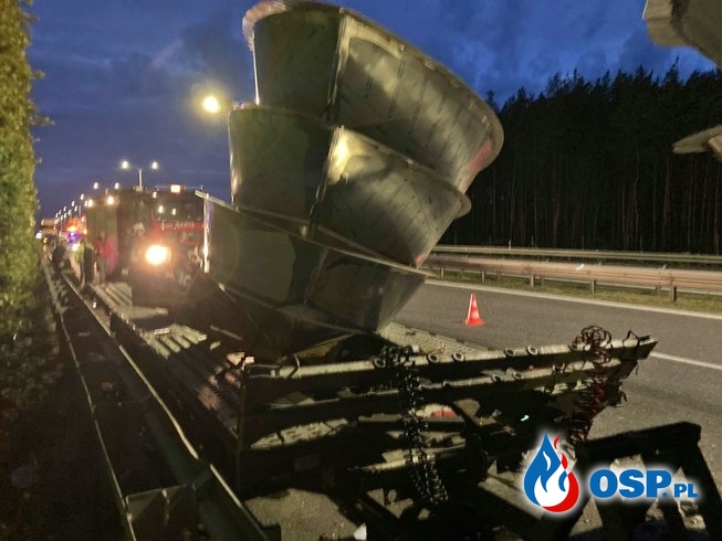 Kabina ciężarówki spadła na drogę po zderzeniu na S8 OSP Ochotnicza Straż Pożarna