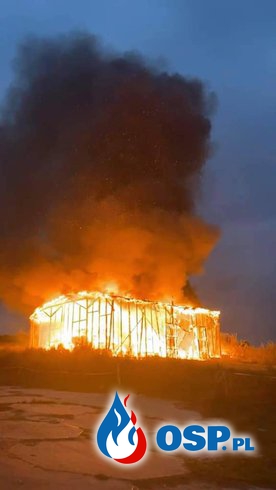 Pożar stodoły w Przybkówku. Akcja gaśnicza trwała kilkanaście godzin. OSP Ochotnicza Straż Pożarna