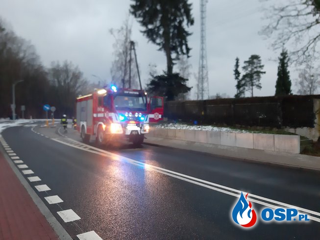 Plama oleju napędowego na drodze krajowej nr 31 i wojewódzkiej nr 122 OSP Ochotnicza Straż Pożarna