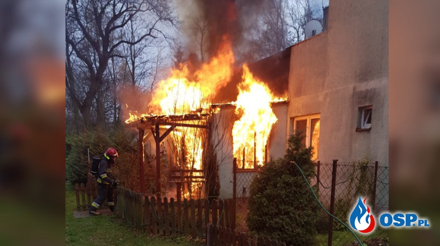 Tragiczny pożar mieszkania w Smardzewie. Zginął starszy mężczyzna. OSP Ochotnicza Straż Pożarna