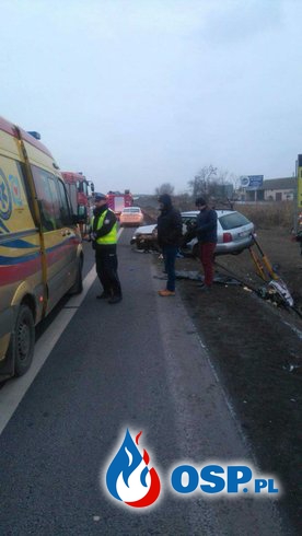  Wypadek z udziałem 4 aut. (DK-15) OSP Ochotnicza Straż Pożarna