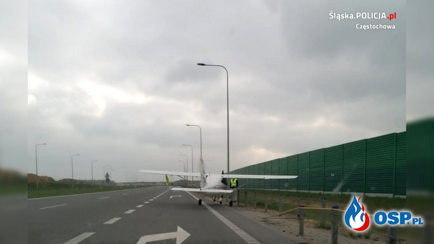 Awaryjne lądowanie awionetki na autostradzie A1 pod Częstochową OSP Ochotnicza Straż Pożarna