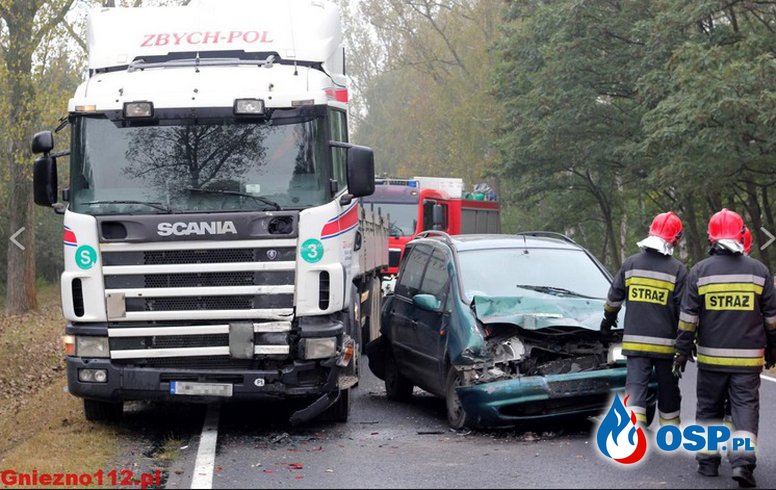 Zderzenie dwóch ciężarówek i osobówki w Lulkowie OSP Ochotnicza Straż Pożarna