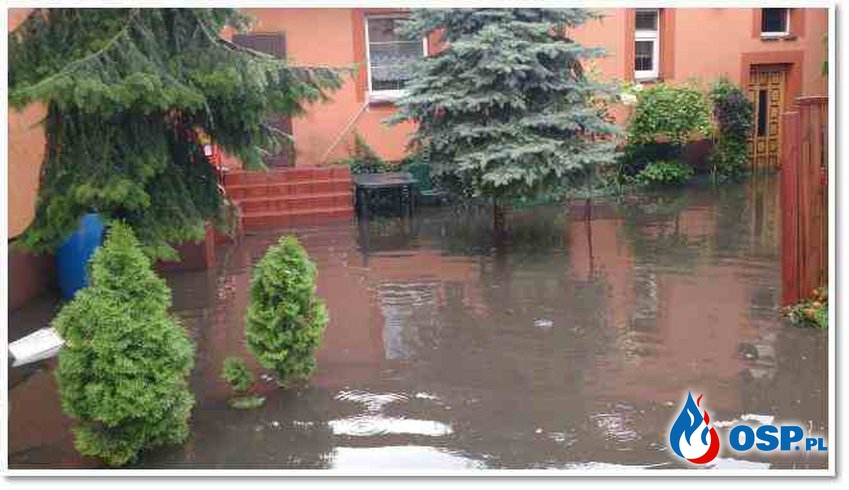 Silne opady deszczu we Wronkach. OSP Ochotnicza Straż Pożarna