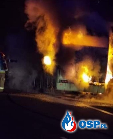Autokar zapalił się na trasie S8. Pojazd doszczętnie spłonął. OSP Ochotnicza Straż Pożarna