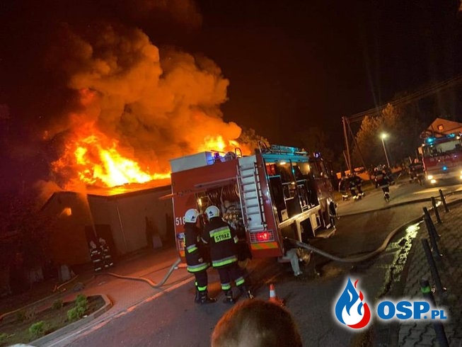 12 zastępów gasiło pożar w Nowej Wsi. Płonął budynek gospodarczy. OSP Ochotnicza Straż Pożarna