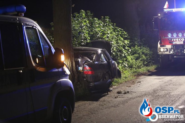 Wypadek na łuku drogi powiatowej OSP Ochotnicza Straż Pożarna