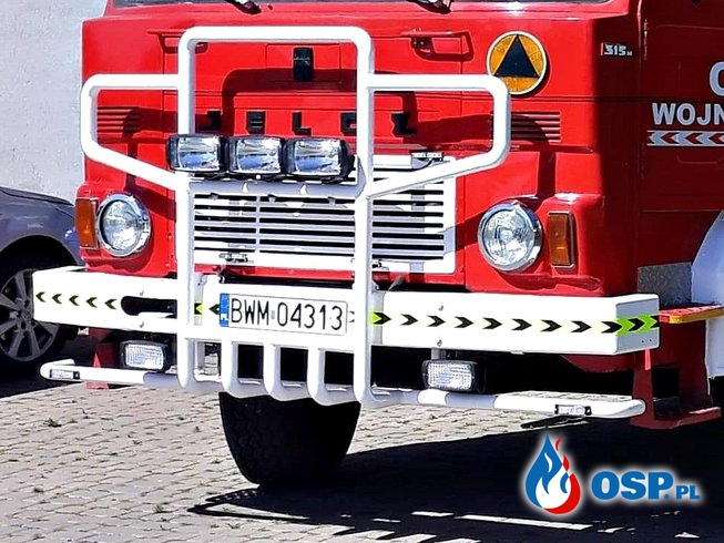 45-letni Jelcz w nowej odsłonie. Strażacy odnowili wóz na 90-lecie jednostki. OSP Ochotnicza Straż Pożarna