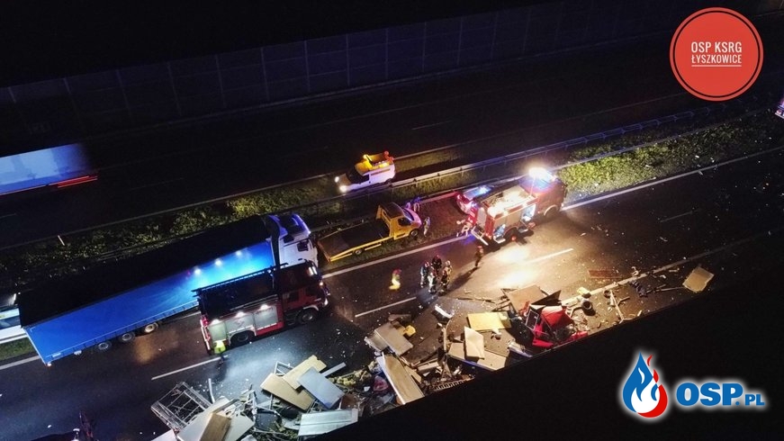 Tragiczny karambol na autostradzie A2. Jedna osoba zginęła, pięć osób jest rannych. OSP Ochotnicza Straż Pożarna