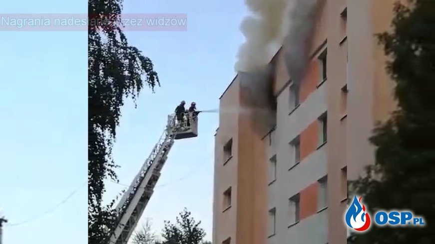 Strażacy zauważyli pożar mieszkania z budynku jednostki i ruszyli do akcji OSP Ochotnicza Straż Pożarna