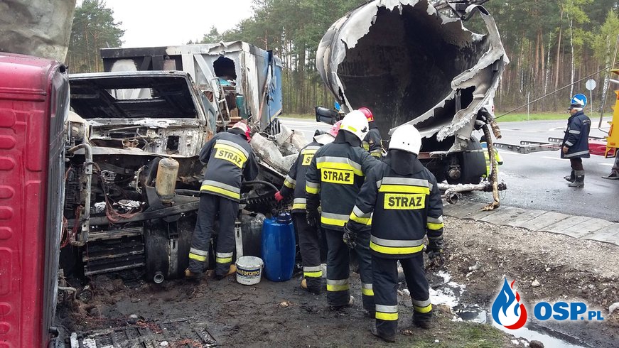 Ciężarówki stanęły w płomieniach po wypadku. Jeden z kierowców zignorował znak STOP! OSP Ochotnicza Straż Pożarna